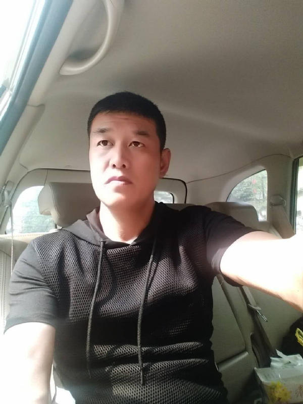 深爱的疯子的第一张照片--中山相亲服务中心
