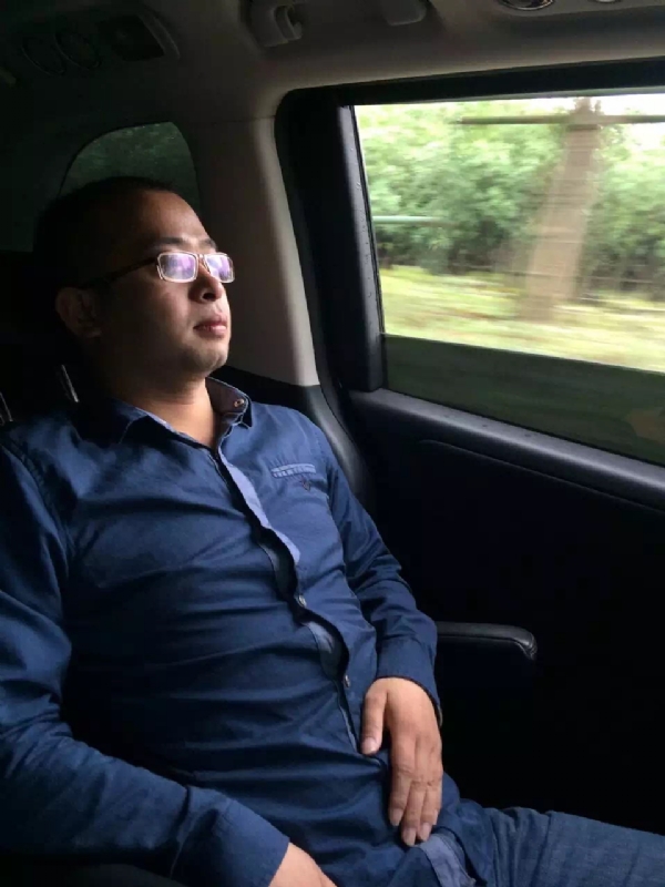 世界那么大的第三张照片--中山相亲服务中心