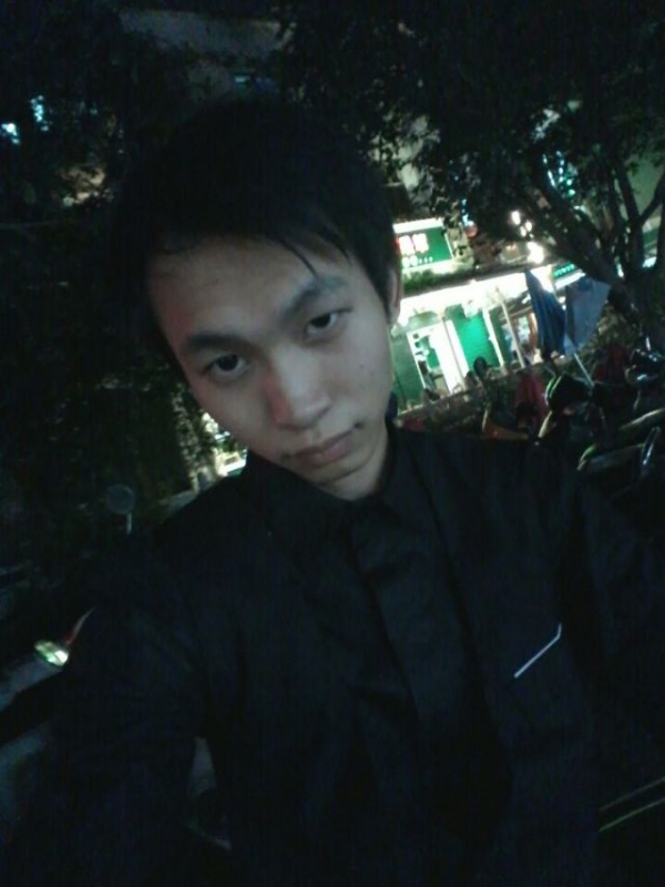 瞬间回眸的第一张照片--中山相亲服务中心