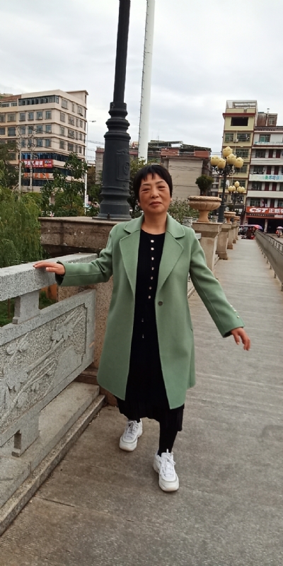 小玲的第一张照片--中山相亲服务中心