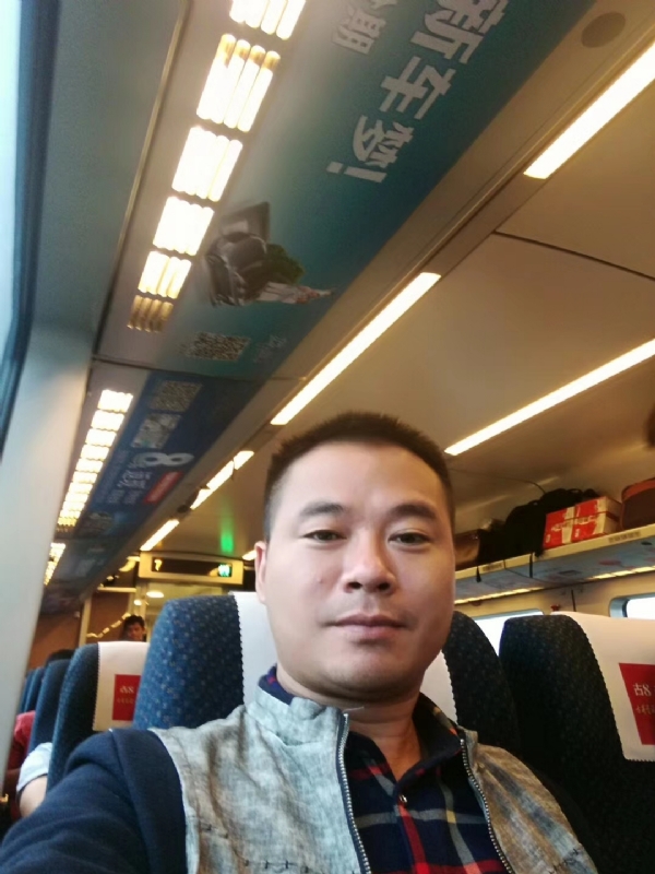 等爱的人的第一张照片--中山相亲服务中心