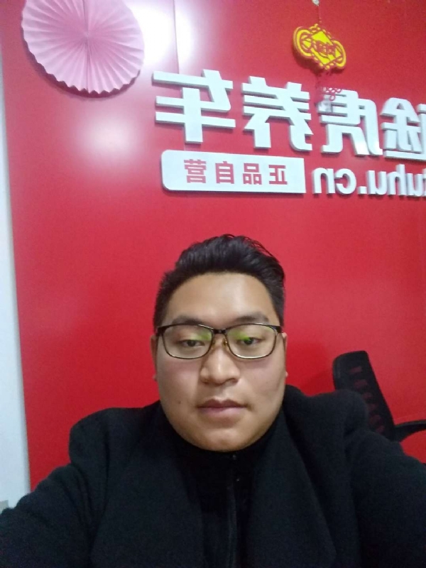 向上倾斜45度的第一张照片--中山相亲服务中心