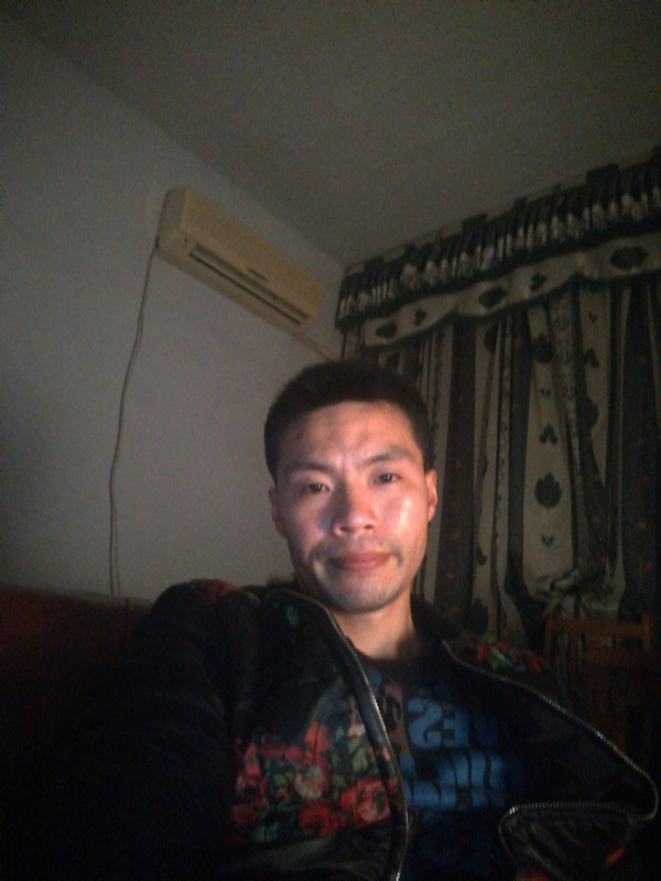 性情男儿的第一张照片--中山相亲服务中心