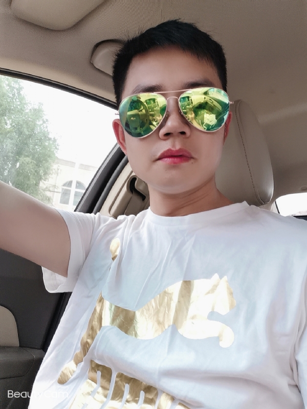 奋斗的第一张照片--中山相亲服务中心