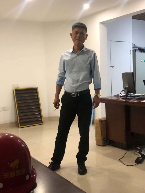 郁闷之中的第一张照片--中山相亲服务中心