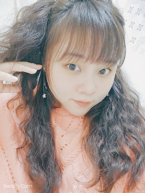 艾薇儿的第一张照片--中山相亲服务中心