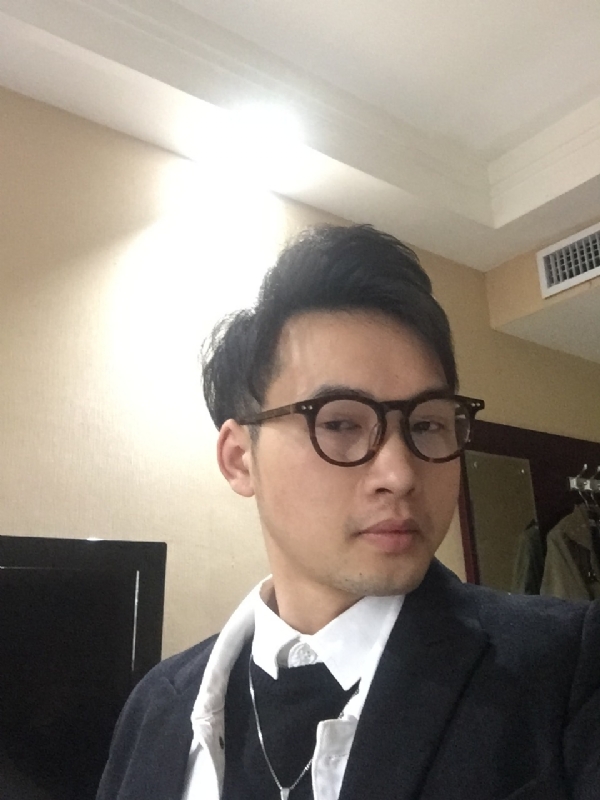 曾亮的第一张照片--中山相亲服务中心