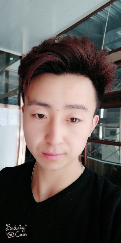 拼命微笑的第三张照片--中山相亲服务中心