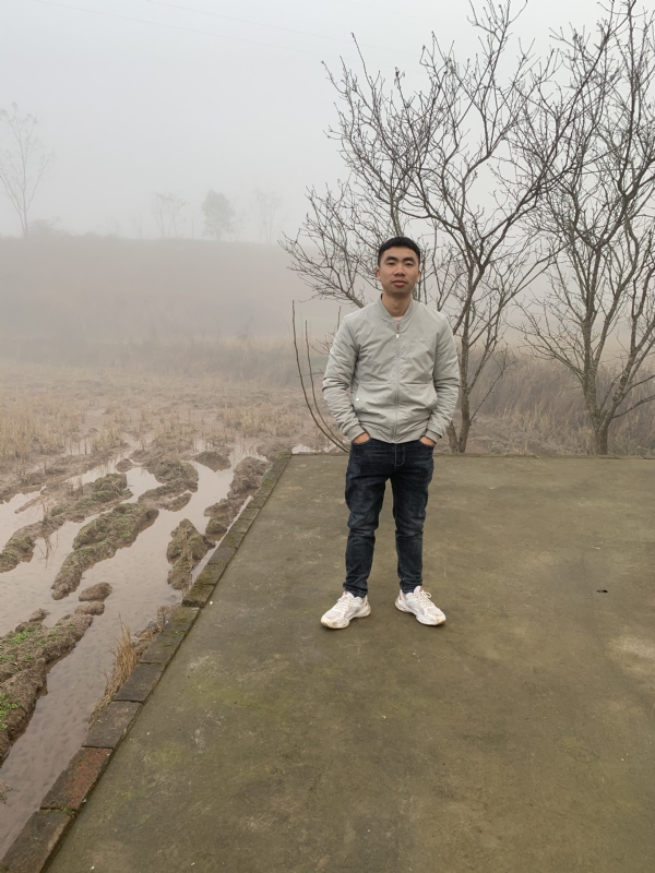 迷路的小猪的第一张照片--中山相亲服务中心