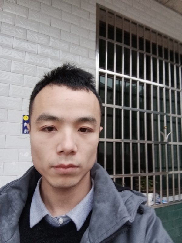 笑得那么开心的第一张照片--中山相亲服务中心