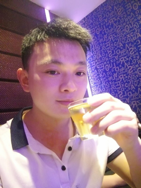 幸福的拥抱的第一张照片--中山相亲服务中心