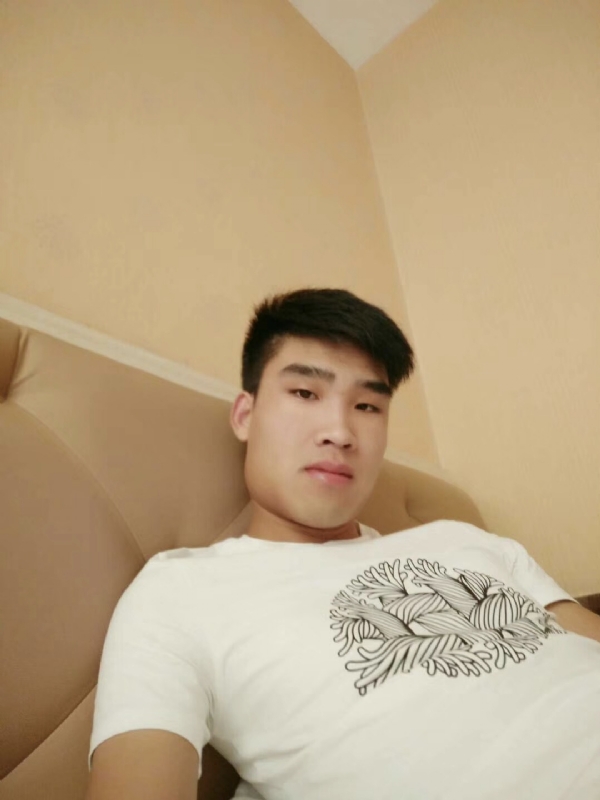 谁不曾孤单上路的第一张照片--中山相亲服务中心