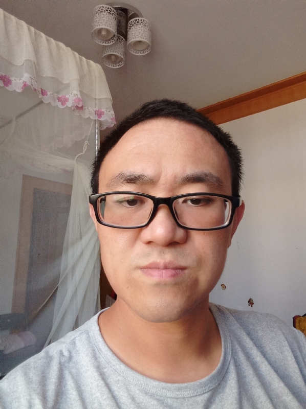 小涨常鸿的第一张照片--中山相亲服务中心