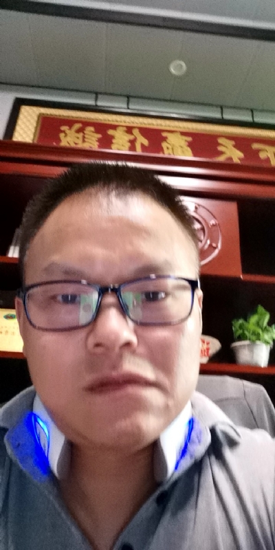 模具工匠的第一张照片--中山相亲服务中心