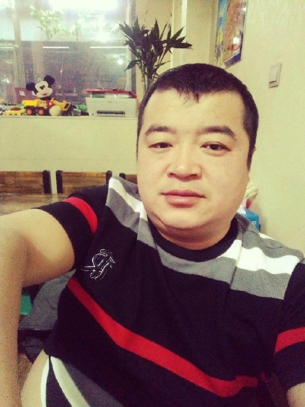 老实人的第一张照片--中山相亲服务中心
