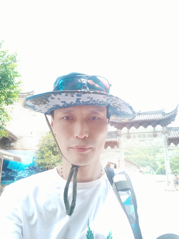 童群海的第一张照片--中山相亲服务中心