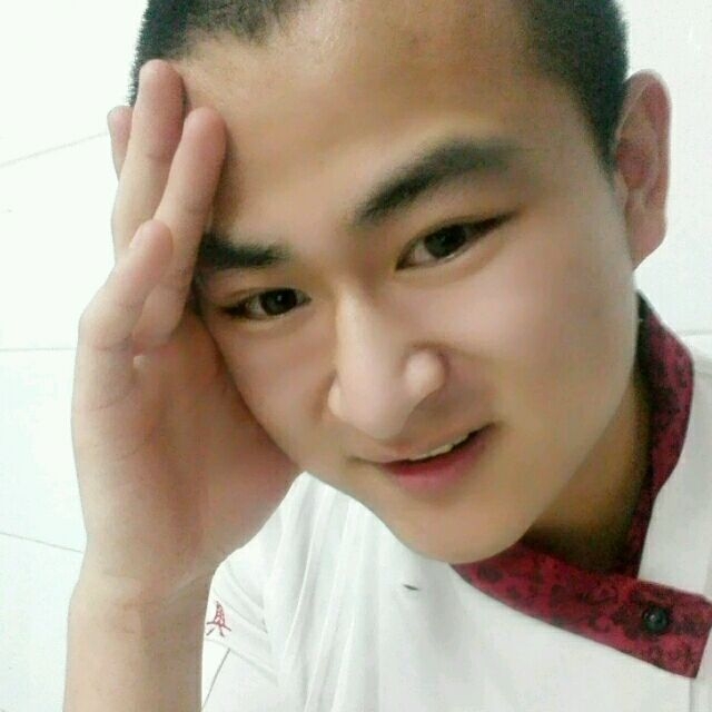 人潮拥挤的第一张照片--中山相亲服务中心