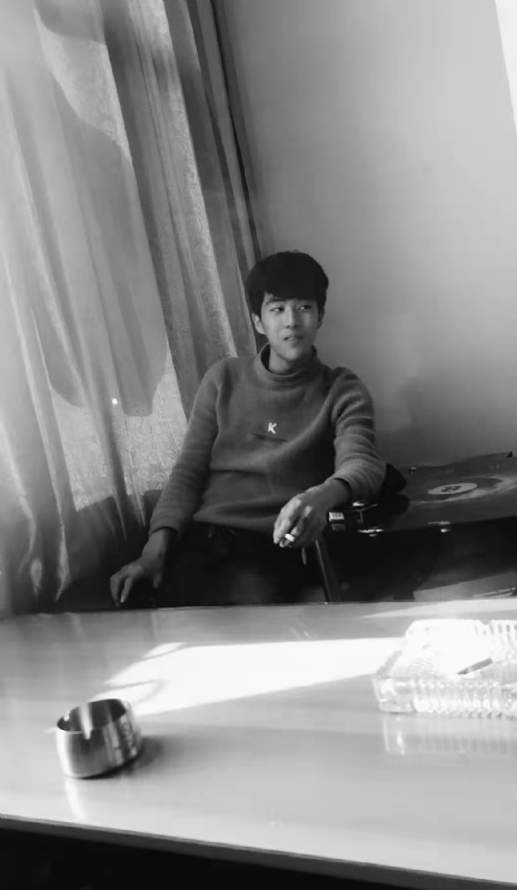 酷似小丑的第二张照片--中山相亲服务中心
