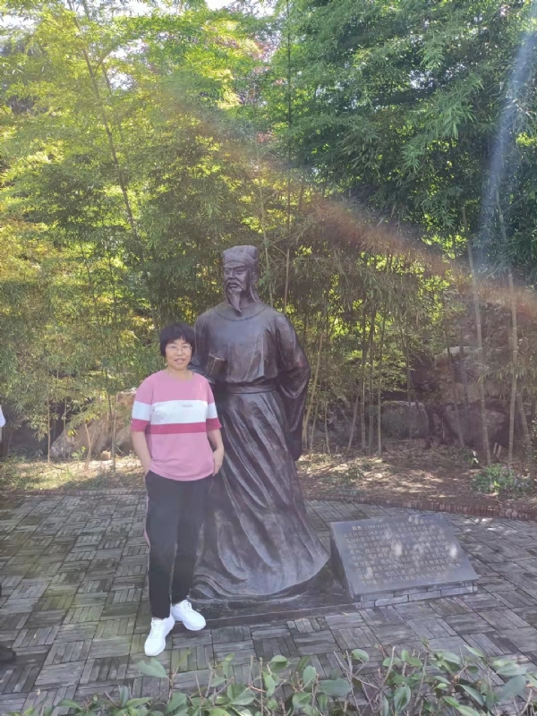 秋天的菊花的第一张照片--中山相亲服务中心