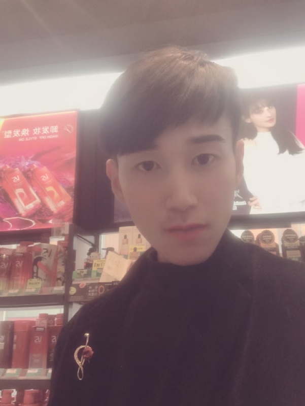 唯美的爱情故事的第一张照片--中山相亲服务中心