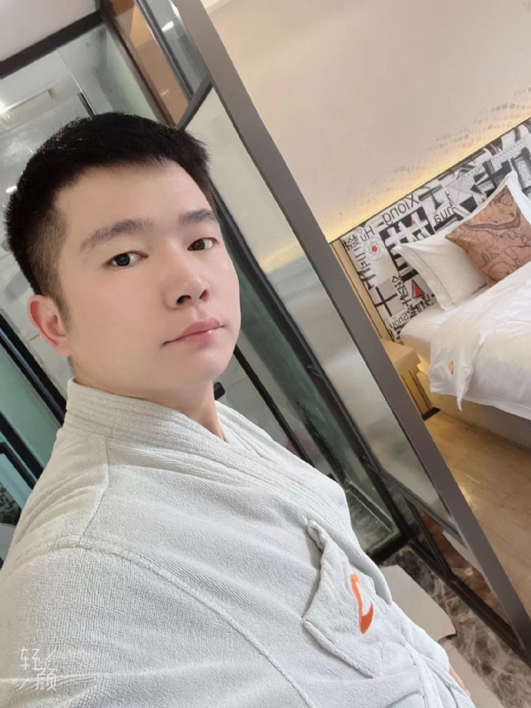 绿帽的第一张照片--中山相亲服务中心