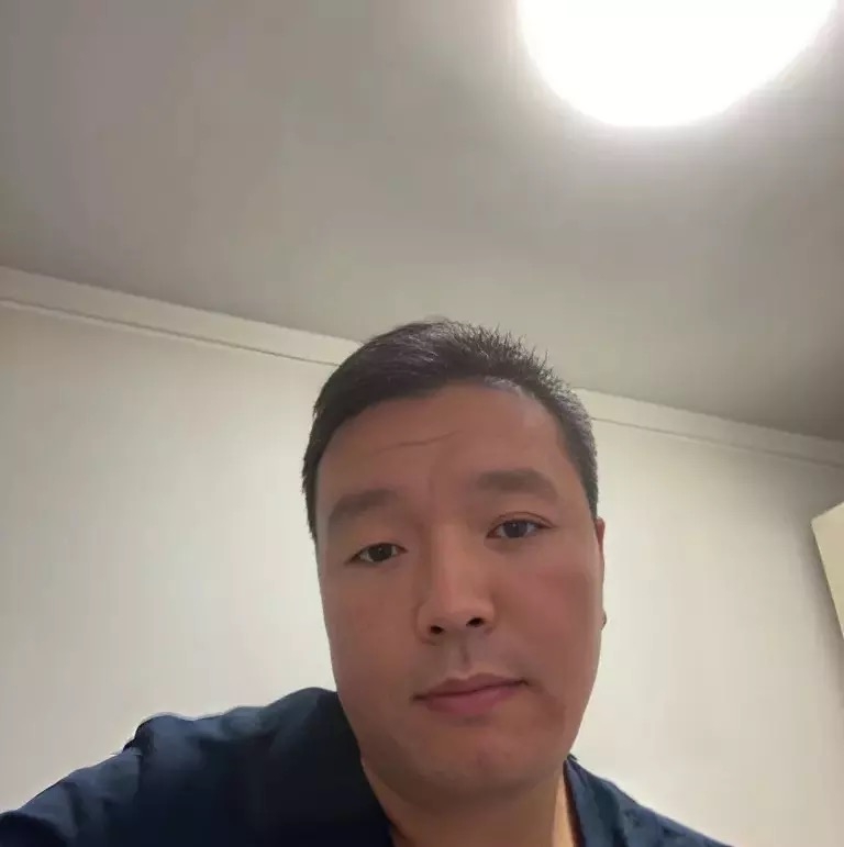穿唐装的松鼠的第一张照片--中山相亲服务中心