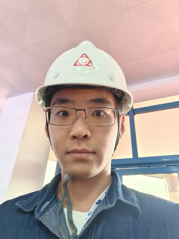 何鹏宇的第二张照片--中山相亲服务中心