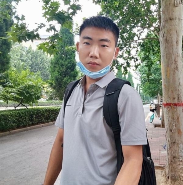 90年男征婚的第一张照片--中山相亲服务中心