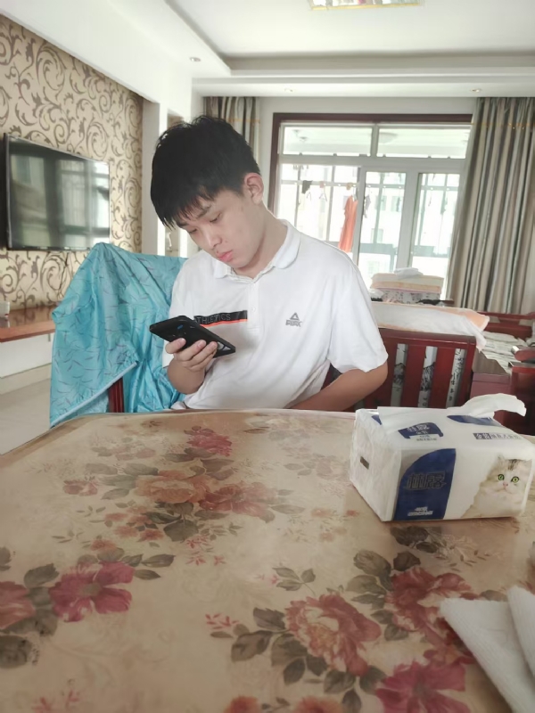 铁在烧的第一张照片--中山相亲服务中心
