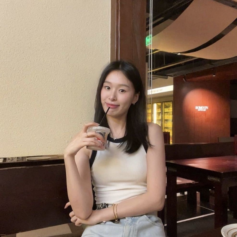 羽毛的第一张照片--中山相亲服务中心