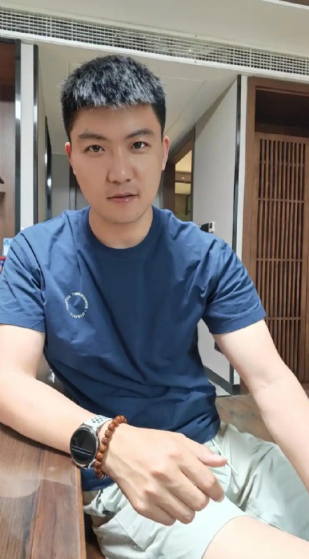 大鹏展翅的第三张照片--中山相亲服务中心