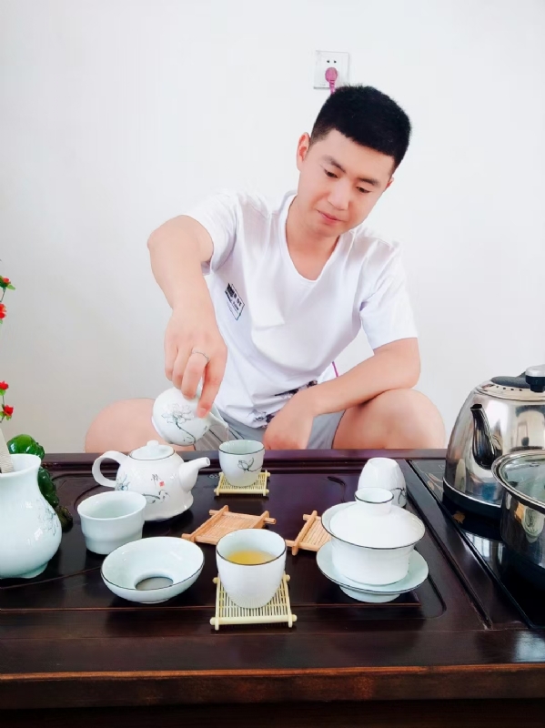 日月的第二张照片--中山相亲服务中心