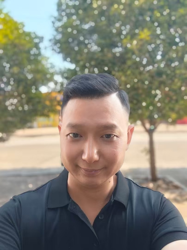 巷子里的猫的第一张照片--中山相亲服务中心