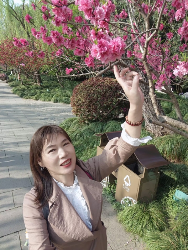 丽娜的第四张照片--中山相亲服务中心