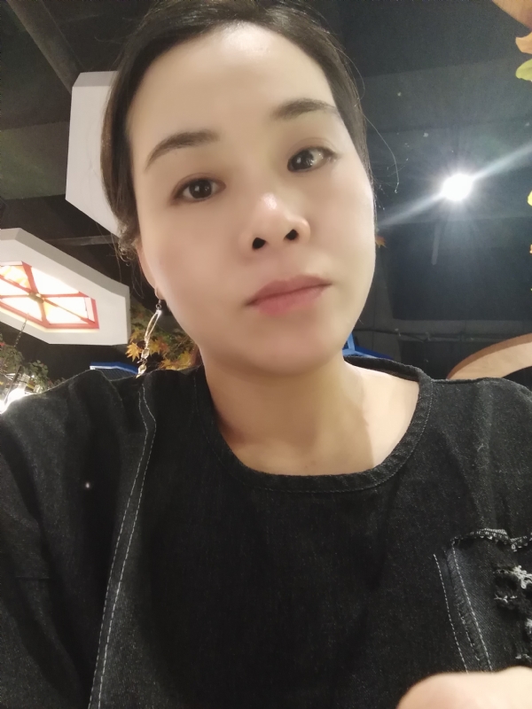 喜欢黑巧的第一张照片--中山相亲服务中心